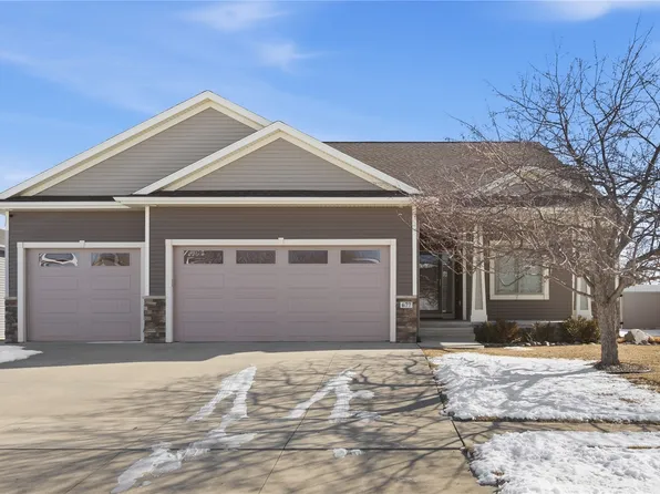 677 Raleigh Ln, Marion, IA 52302