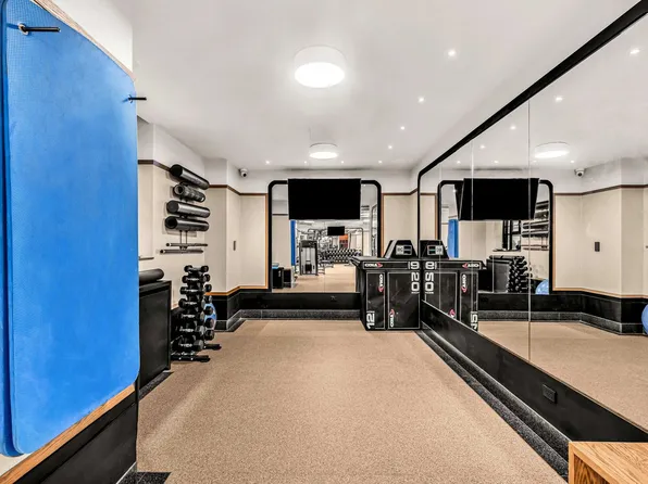 307 East 44th Street image 14 of 27