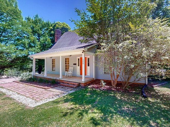 3rd image of 105 Flower Ln