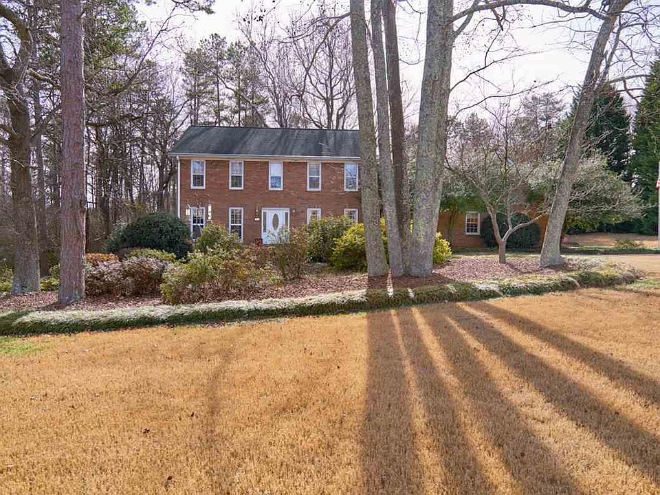 1st image of 100 Oak Creek Ln