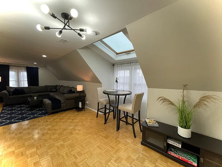 135 W 30th St #3 — Photo 38