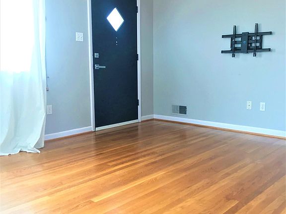3rd image of 4710 Wilwyn Way
