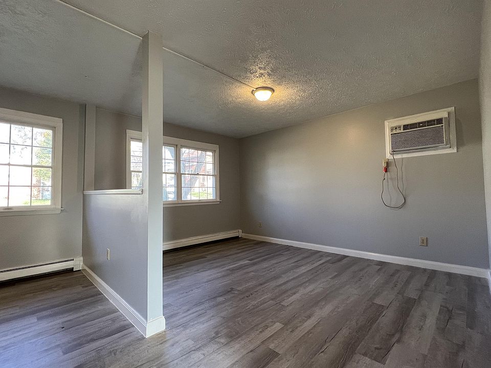1st image of 15 Fairmor Dr #3