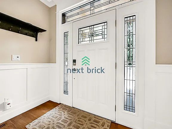 2nd image of 10827 110th Ave NE