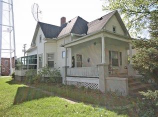 107 N Oak St, Villa Grove, IL 61956