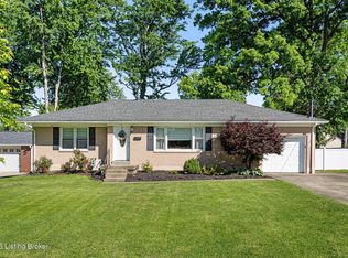 10 Cardwell Way, Hurstbourne Acres, KY 40220