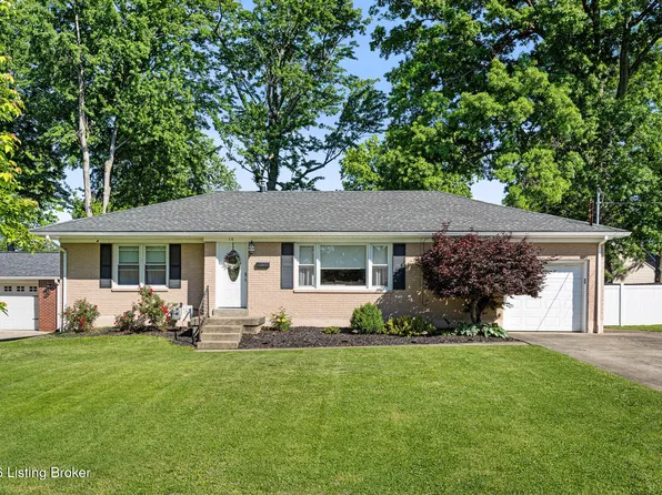 10 Cardwell Way, Hurstbourne Acres, KY 40220