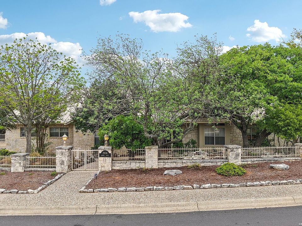 1st image of 1904 SUMMIT RIDGE DR
