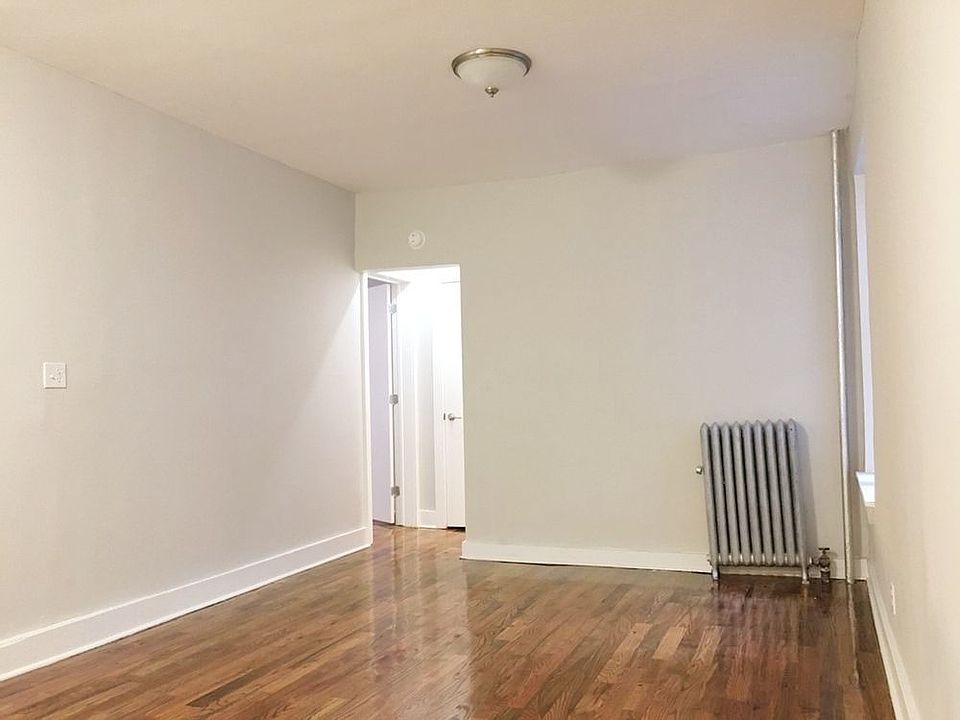 2nd image of 330 E 22nd St APT 3D