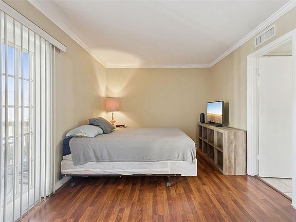 2nd image of 425 Wymore Rd APT 201