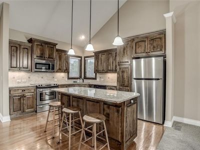 1715 NW 93rd St, Kansas City, MO, 64155