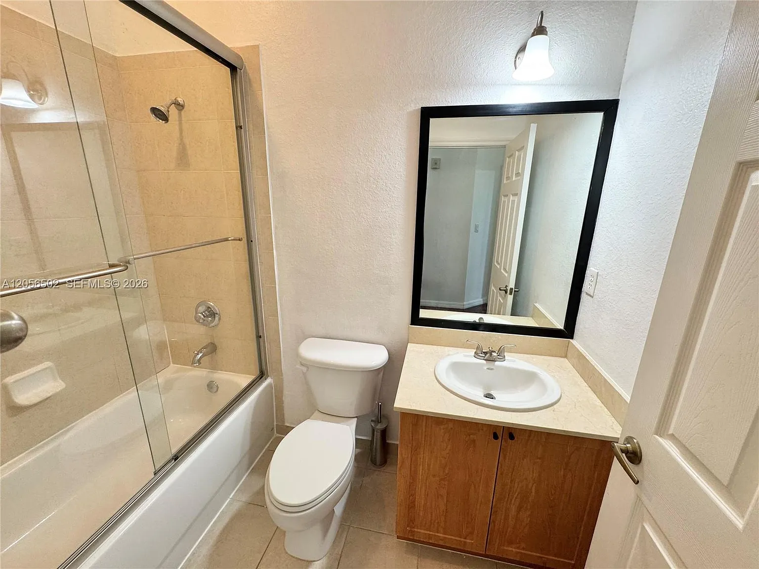 3 bed, 2.5 bath, 1256 sqft, $2,650 — Photo 4