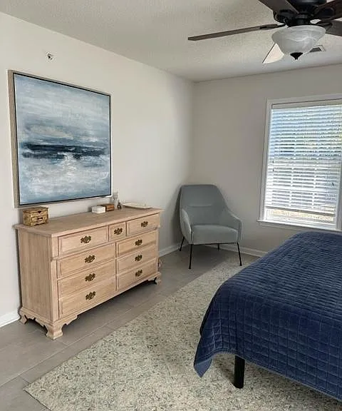 Huge Main bedroom with lots of light