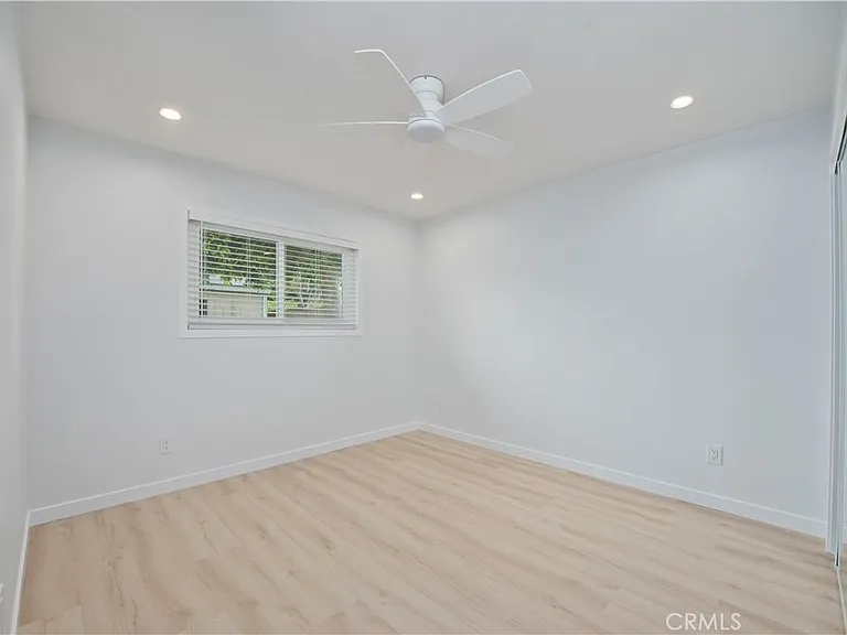 10533 Hillview Ave — Photo 17