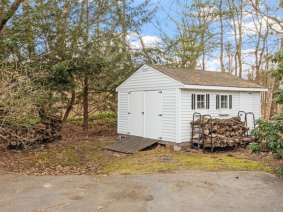 3rd image of 29 Brookmill Rd