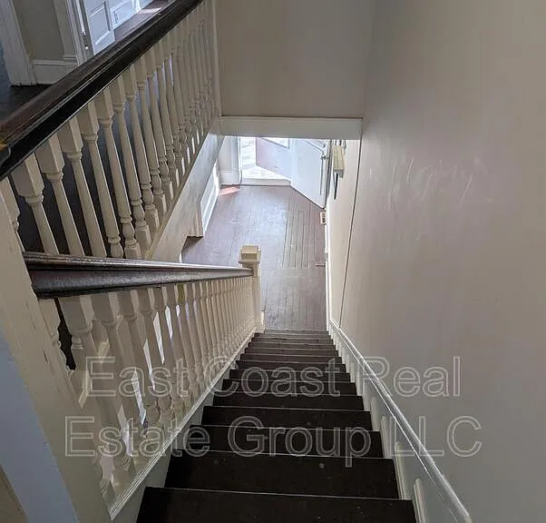 304 1/2 W Martin St — Photo 19