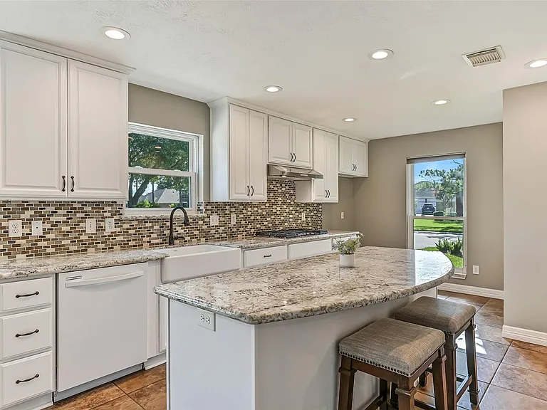 513 Meadow Bend Dr — Photo 10