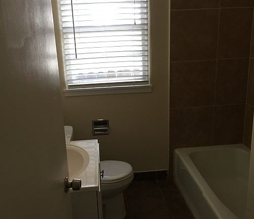 5th image of 2870 Perktel St