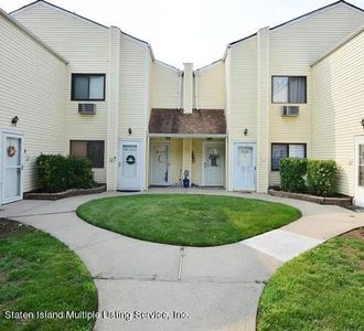 51 Stack Dr #A, Staten Island, NY, 10312