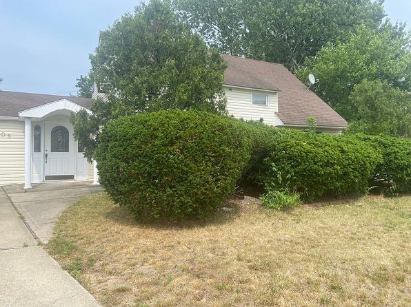 205 Springtime Ln N