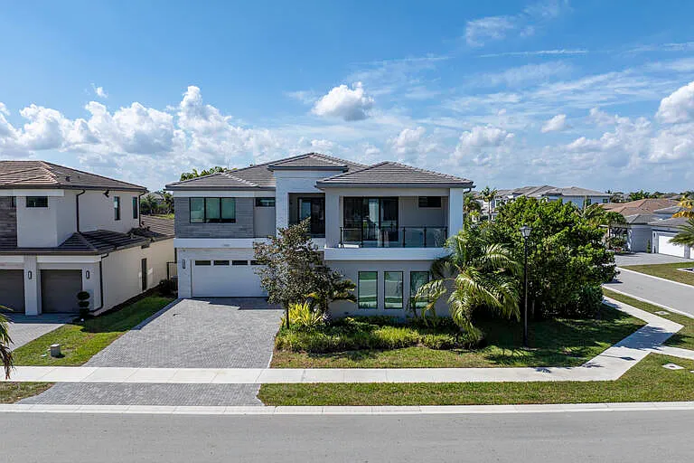 17081 Five Waters Ave — Photo 2