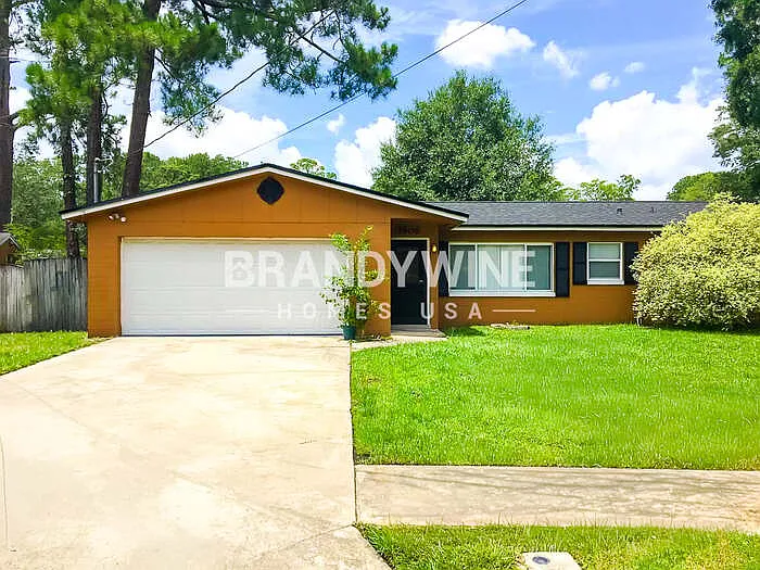 5906 Marty Ct — Photo 2