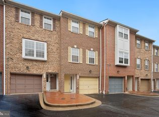 930 S Rolfe St, Arlington, VA 22204