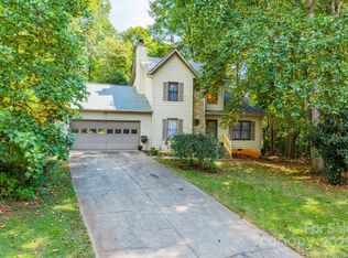 3884 Snider Cir, Hickory, NC 28602