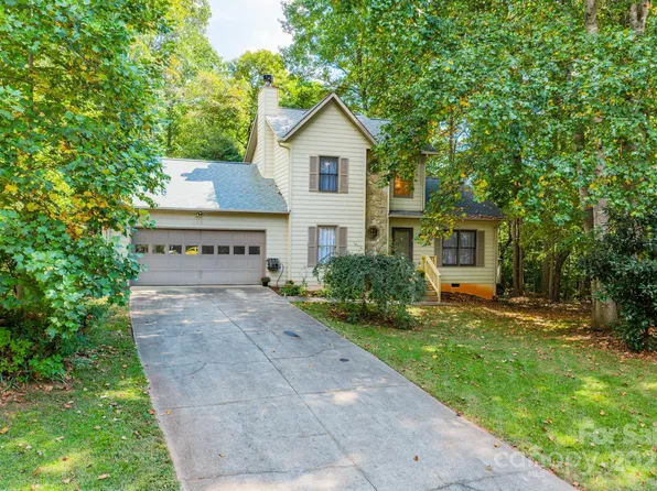 3884 Snider Cir, Hickory, NC 28602