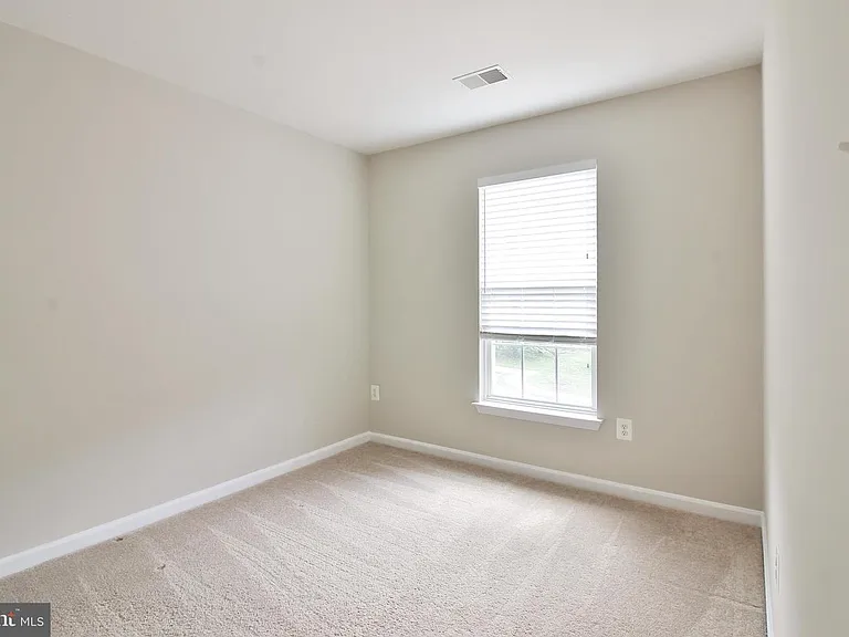 10707 Croydon Ct — Photo 18