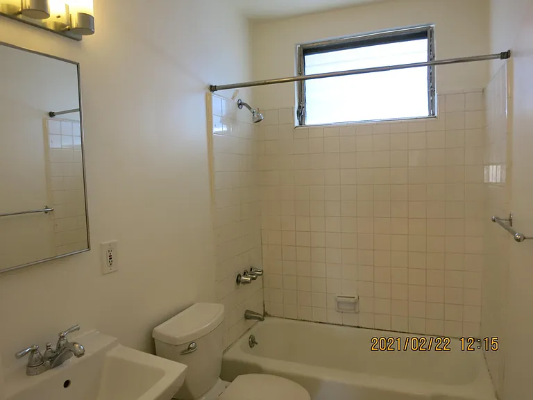 2329 Wellesley Ave #9 — Photo 15