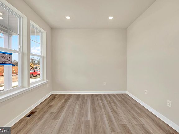 5th image of 44 Forest Grove Ave Lot 246