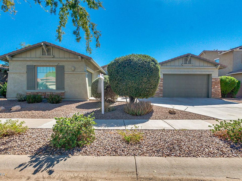 1st image of 645 E Bellerive Pl