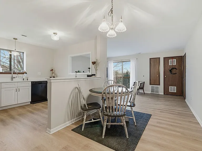 2238 Abbeywood Dr #F — Photo 4