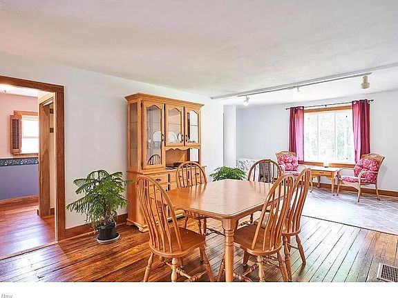 3rd image of 1477 Mogadore Rd