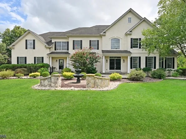 5 Dutchess Dr, Upper Freehold Twp., NJ 08501