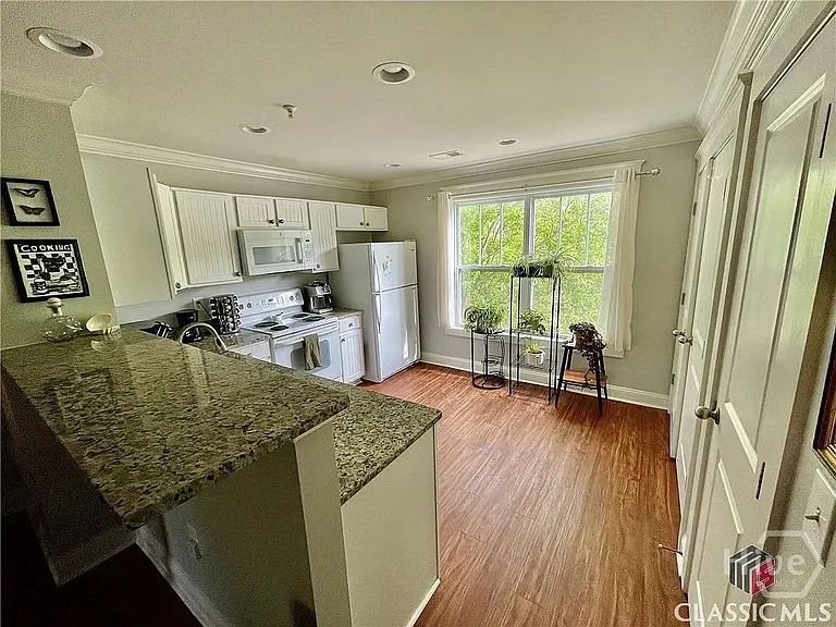 1035 Barnett Shoals Rd #528 — Photo 5