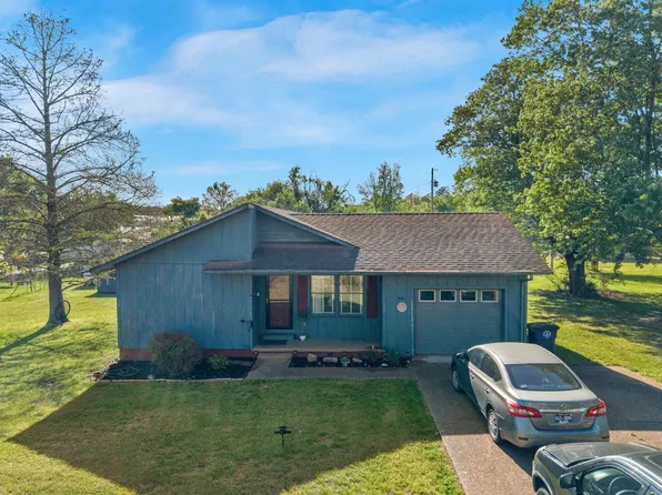 601 Courthouse Vw, Lafayette, TN 37083