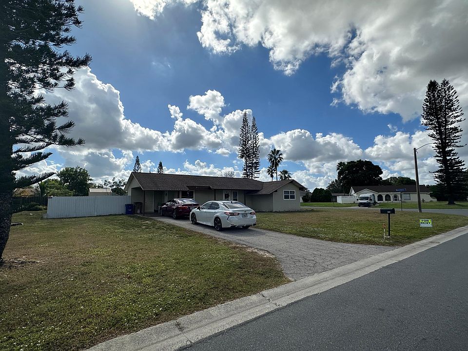 1st image of 1439 Caywood Cir N