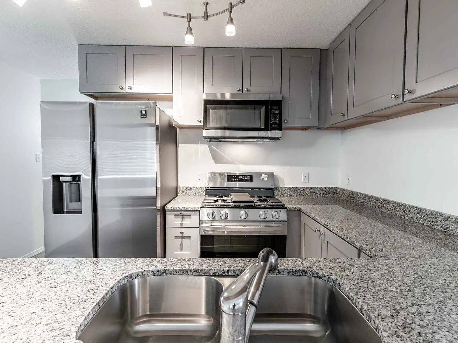 1517 Meadowlark Ln SE - NEW Top End Town Homes in Rio Rancho — Photo 3
