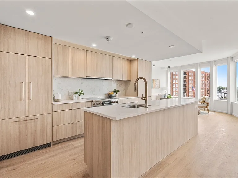 120 Nantasket Ave #Penthouse 4 — Photo 14