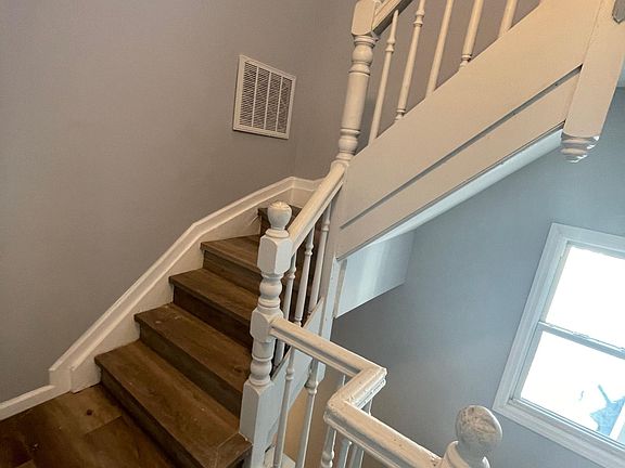 3rd image of 162 Steuben St Floor 3