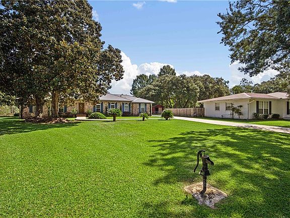 4th image of 4589 Canal Cir W