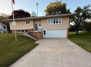 906 Alden St, Alden, IA 50006