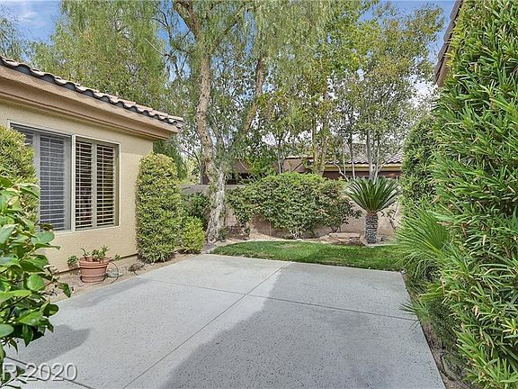 2nd image of 107 Emerald Dunes Cir