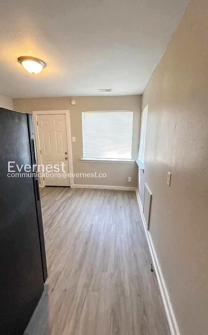 2 bed, 1.0 bath, 840 sqft, $749 — Photo 4