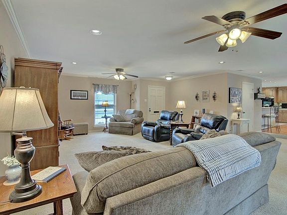 5th image of 14534 Tamerisk Ln