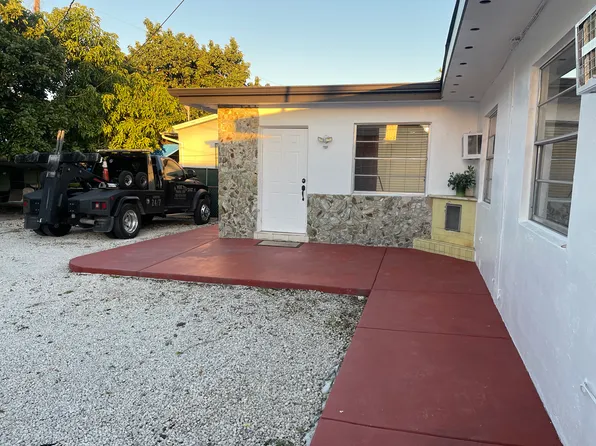 1075 W 23rd St, Hialeah, FL 33010