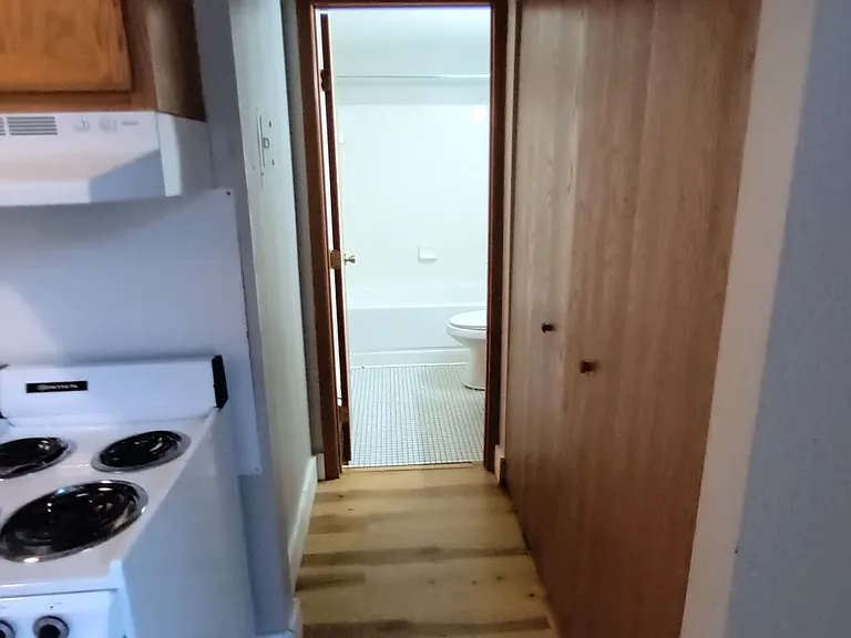 7th Place Apartments — Photo 20