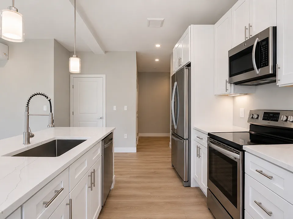 298 Main St #3A